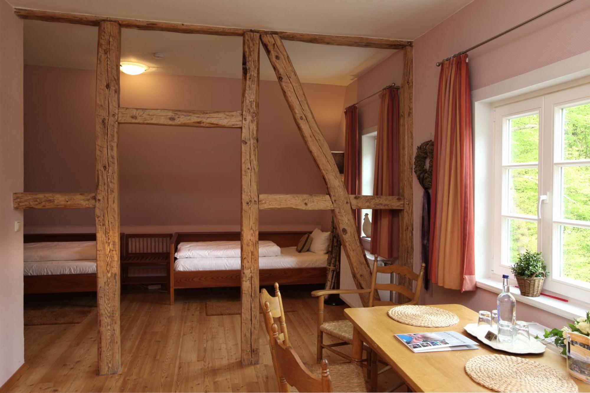 Hotel Hof Tuetsberg Биспинген Номер фото