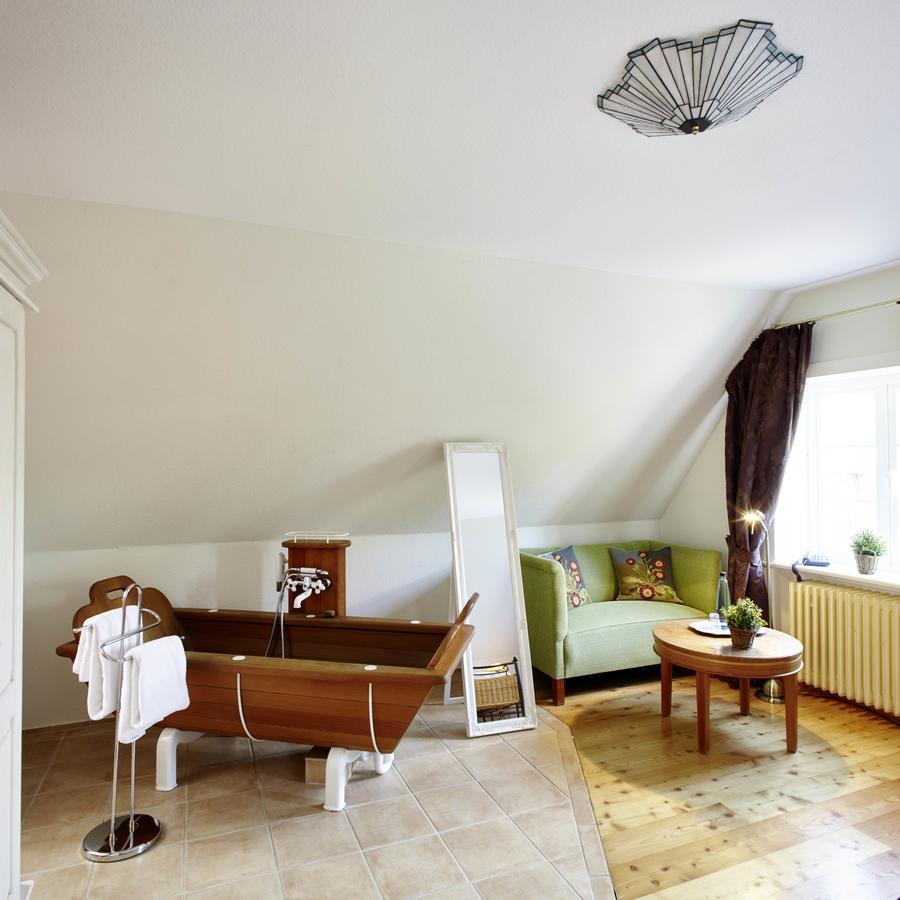 Hotel Hof Tuetsberg Биспинген Экстерьер фото